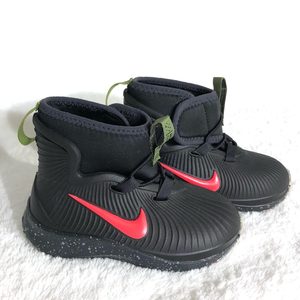 Nike Toddler BINZIE Boots